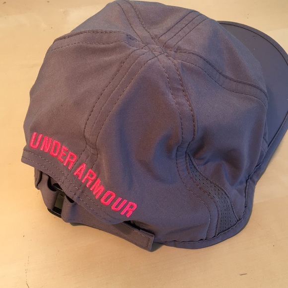 Sporty Under Armour Women’s Cap - Picture 2 of 2